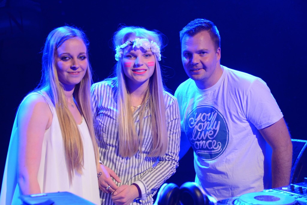 ../Images/Jeugddisco White Edition 219.jpg